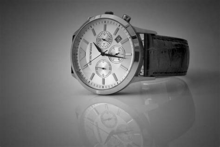 Does Bill Gates Wear a Watch?