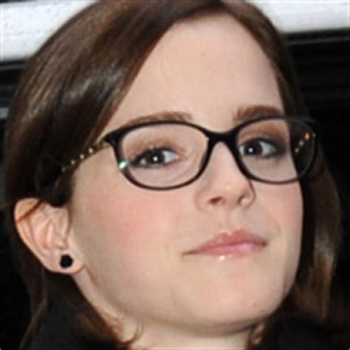 Does Emma Watson Wear Glasses?