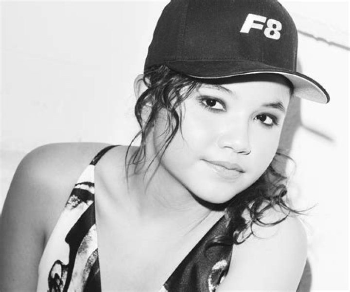 Eden Estrella Dishes on Working with Dwayne “The Rock” Johnson on ‘The Fate of the Furious’ – Celeb Secrets