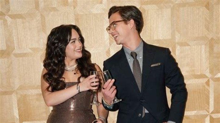 Tanner Buchanan Girlfriend - Robby From Cobra Kai Is Dating His Beautiful Girlfriend
