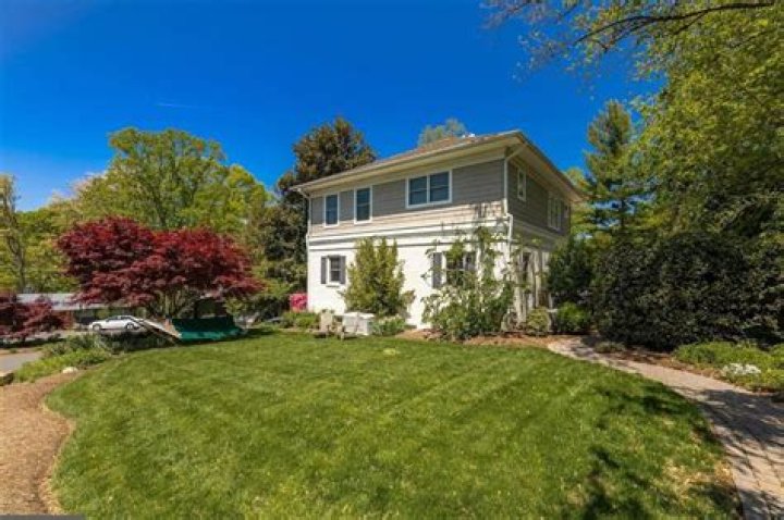Where Does Sandra Bullock Live?